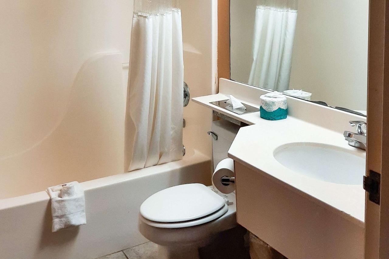 Starkville Inn & Suites Luaran gambar