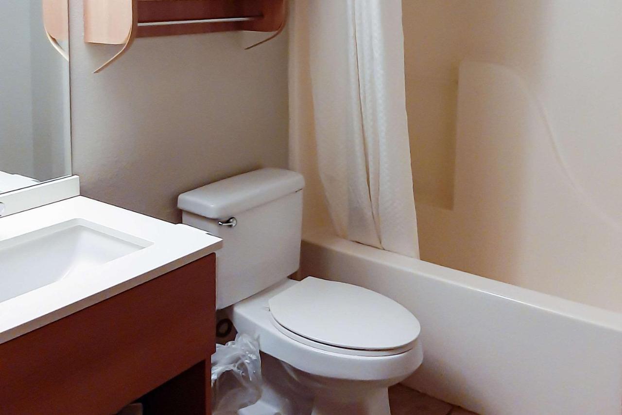 Starkville Inn & Suites Luaran gambar